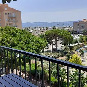 50 M2 - Le Port, Appartement Hyères